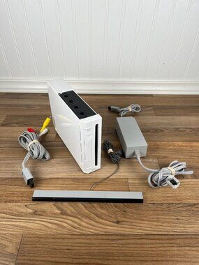 Nintendo Wii Bundle OEM Console Power / Video Cords Sensor RVL-001